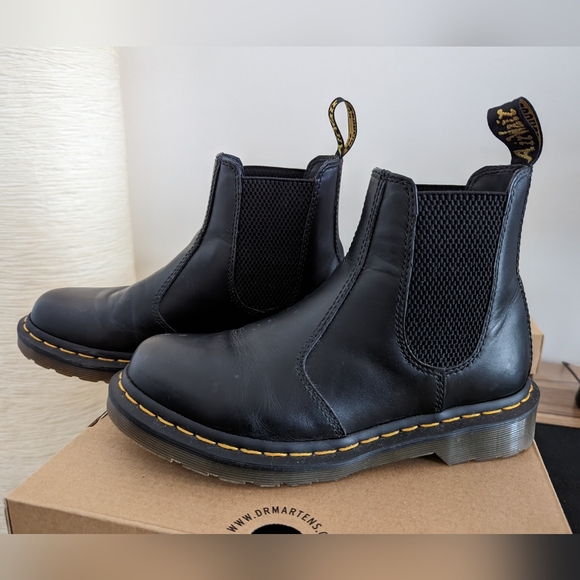 Dr. Martenz 2976 Chelsea Boot - Wanama Leather - Picture 3 of 7